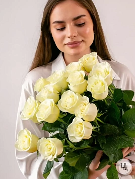 букет 15 белых роз